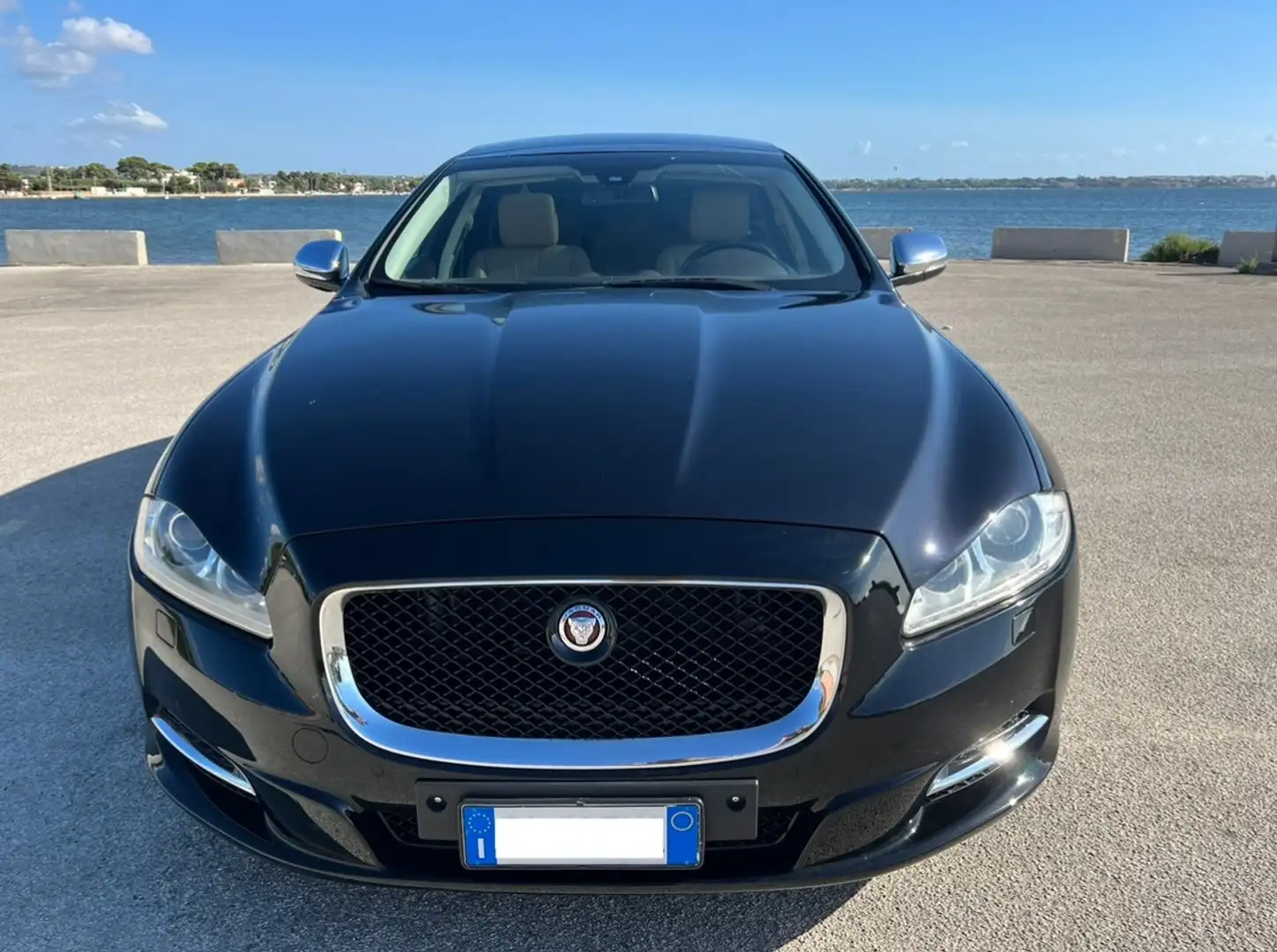 Jaguar XJ 3.0 SDV6 Premium Luxury 275 Cv Noir - 2