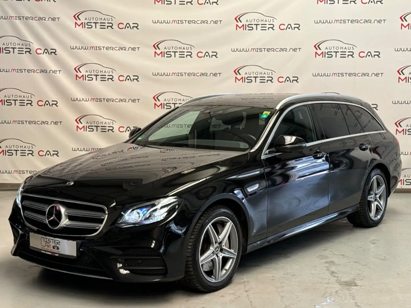 Mercedes-Benz E 300 de AMG LINE DESIGNO/WIDE/DISTR/SITZKLIMA Schwarz - 1