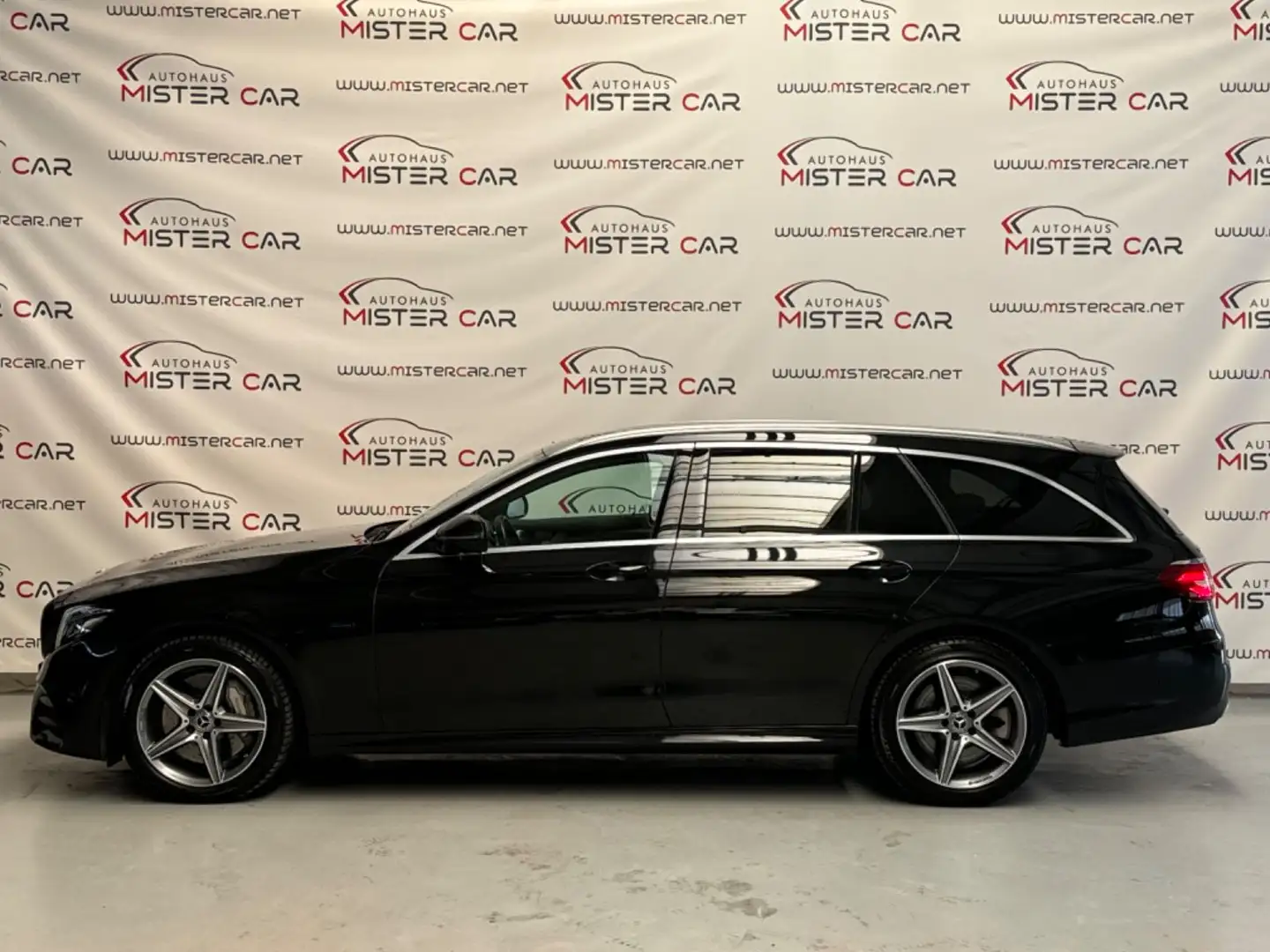 Mercedes-Benz E 300 de AMG LINE DESIGNO/WIDE/DISTR/SITZKLIMA Schwarz - 2