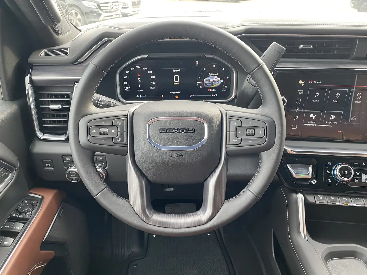 GMC Sierra 3500HD снимка GMC Sierra 3500HD