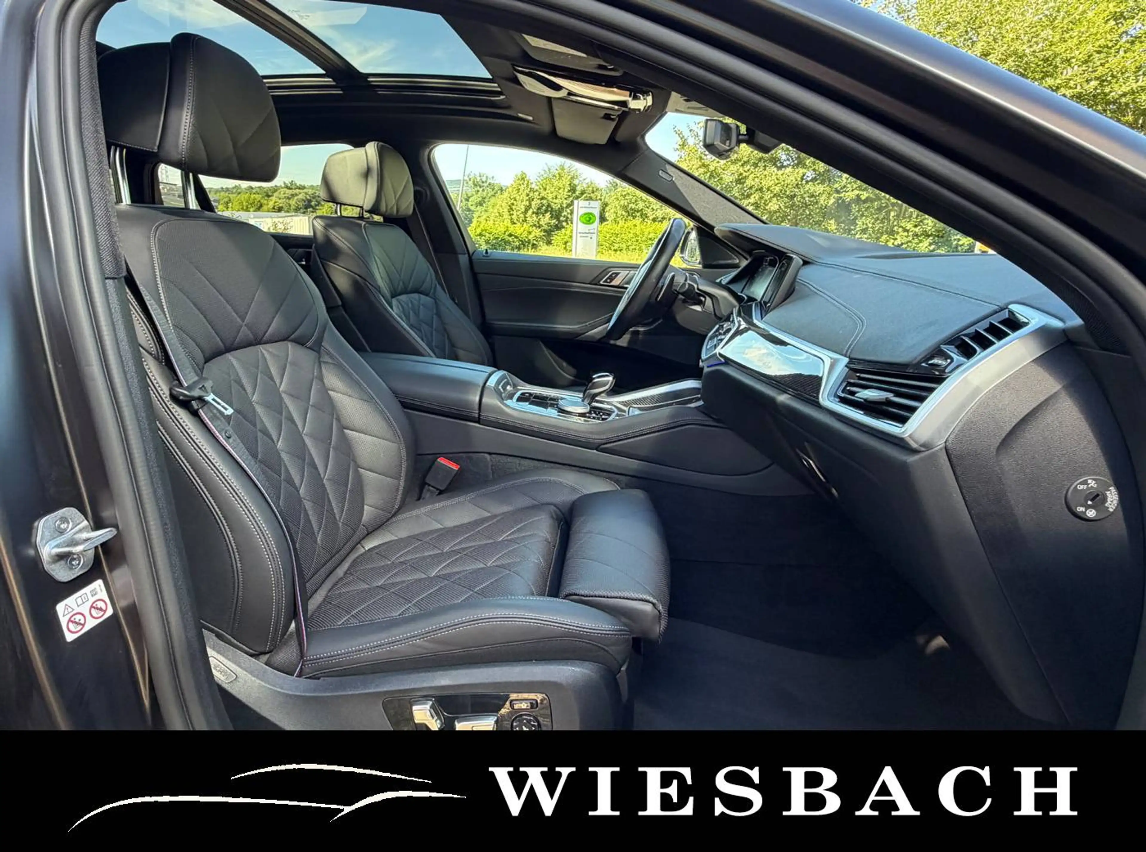BMW X6 M M50i V8 MATT LASER PANO iGLOW S-BELÜFTUNG — photo 11