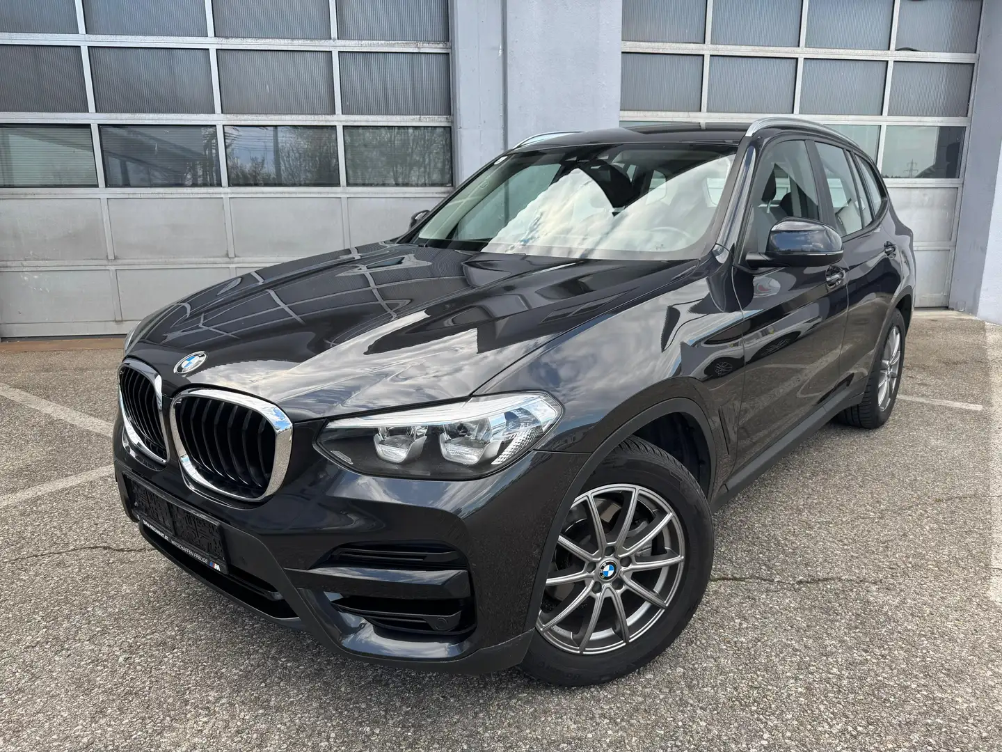 BMW X3 xDrive 20 d Aut. Kamera/Anhängerk. Grau - 1