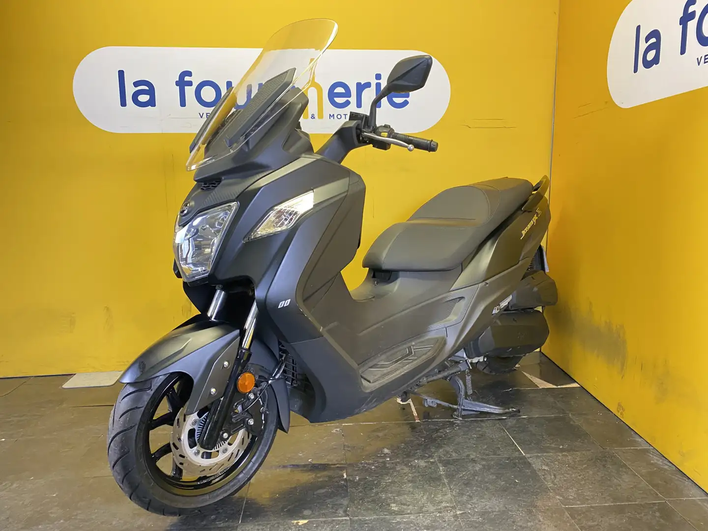 SYM Чёрный - 1