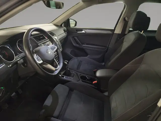 Volkswagen Tiguan view 9