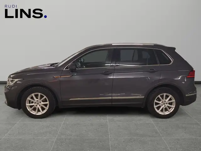 Volkswagen Tiguan view 2