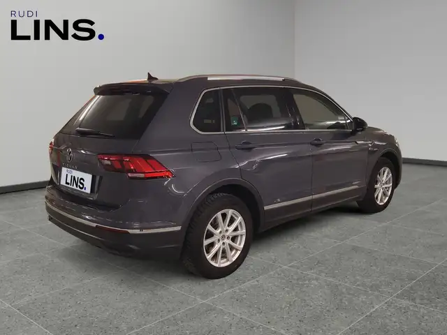 Volkswagen Tiguan view 5