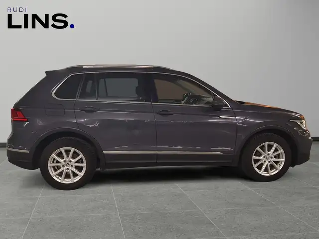 Volkswagen Tiguan view 6