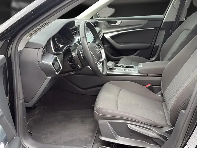 Audi A6 view 13