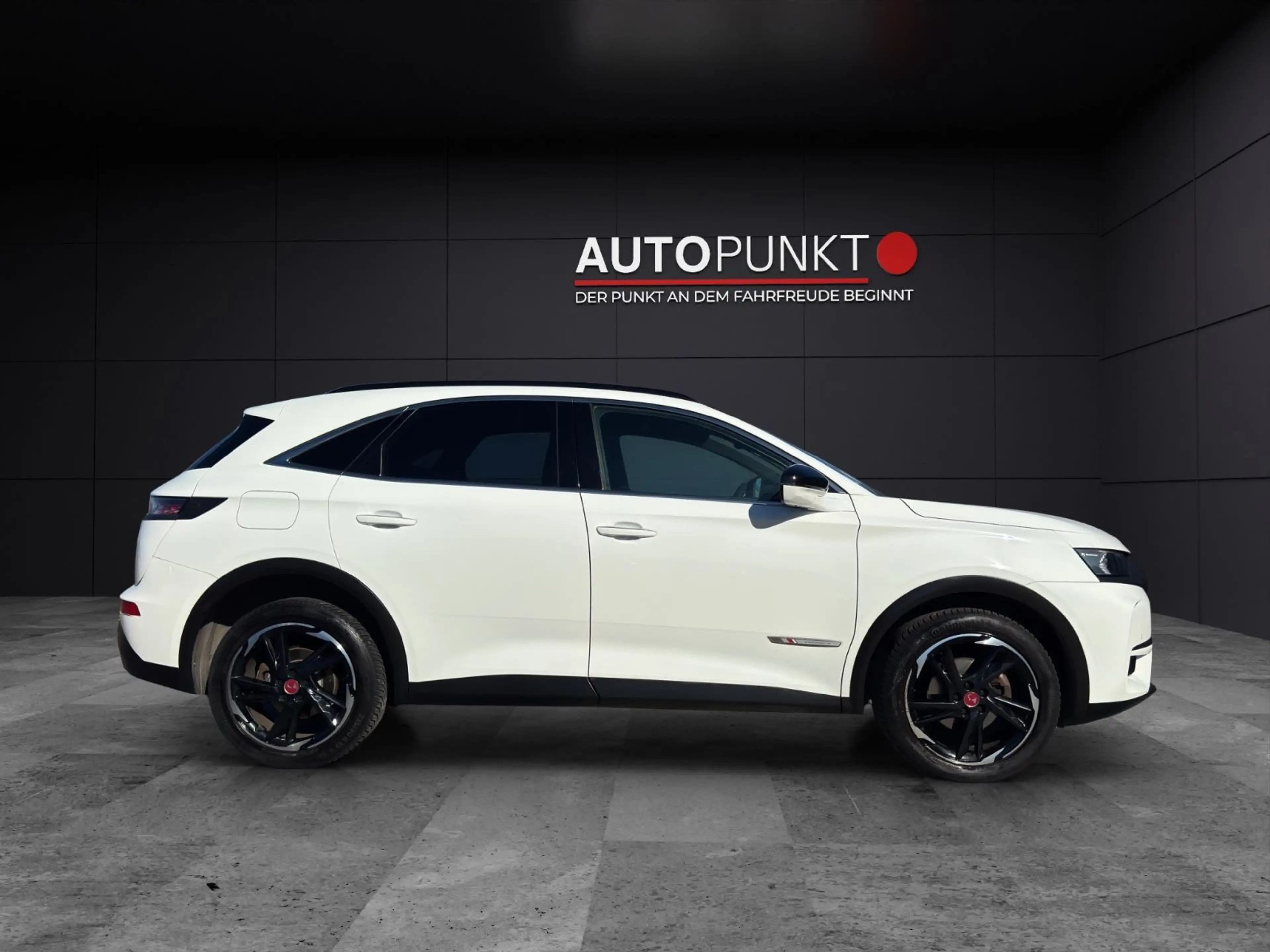DS Automobiles DS 7 Crossback PERFORMANCE LINE ALCANTARA KAMERA — photo 5