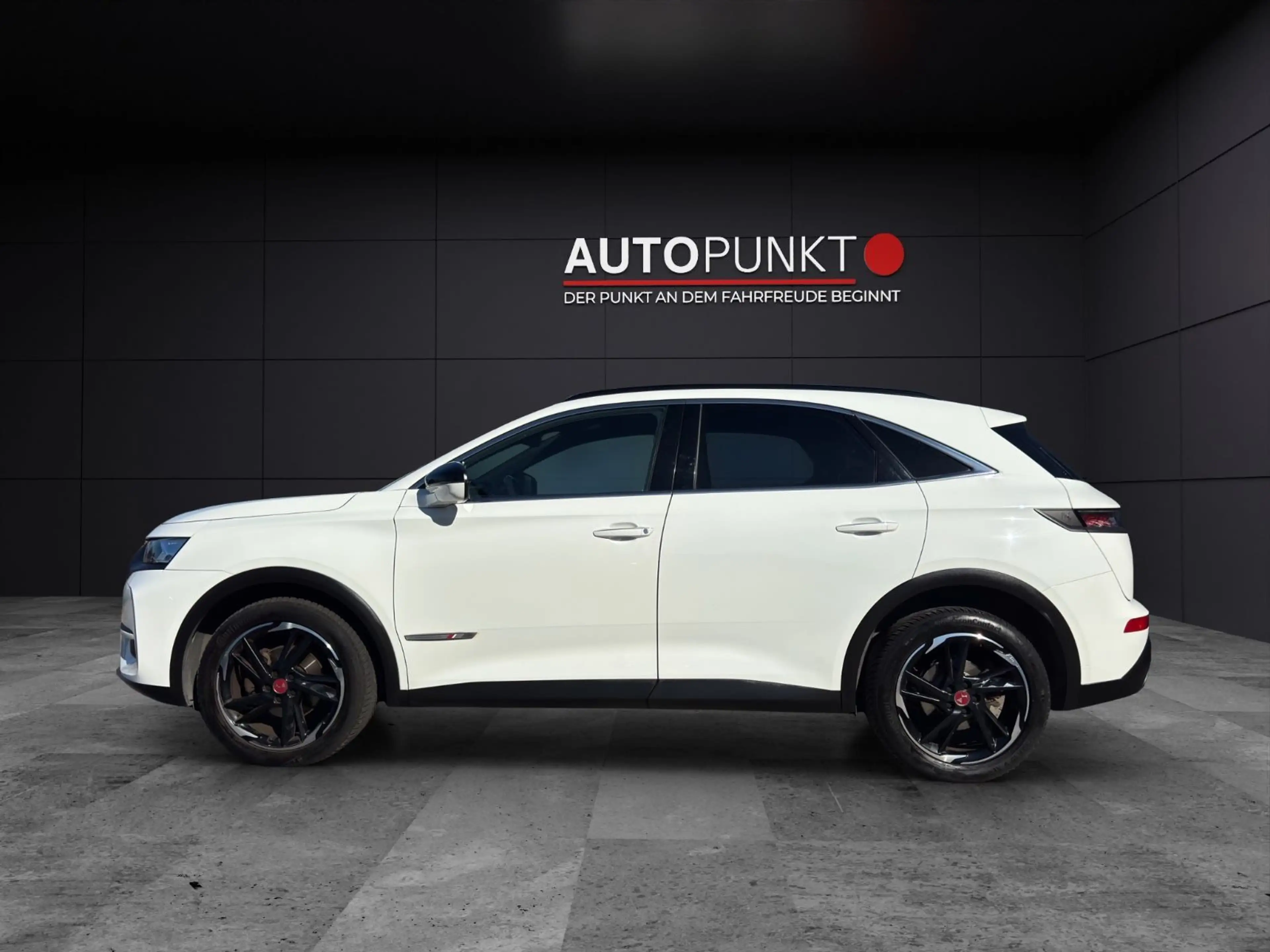 DS Automobiles DS 7 Crossback PERFORMANCE LINE ALCANTARA KAMERA — photo 9