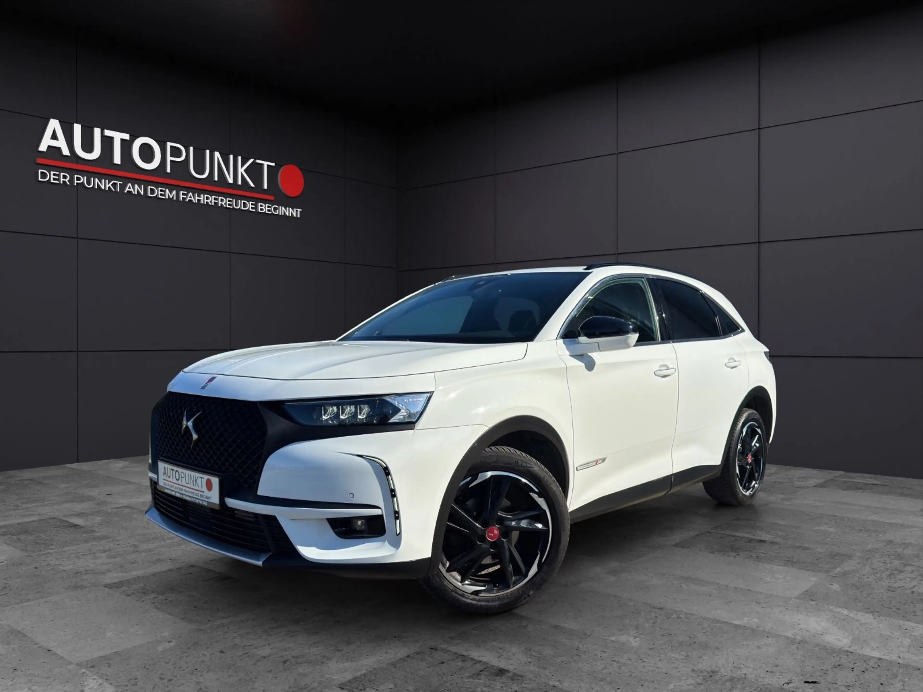 DS Automobiles DS 7 Crossback PERFORMANCE LINE ALCANTARA KAMERA — photo 2