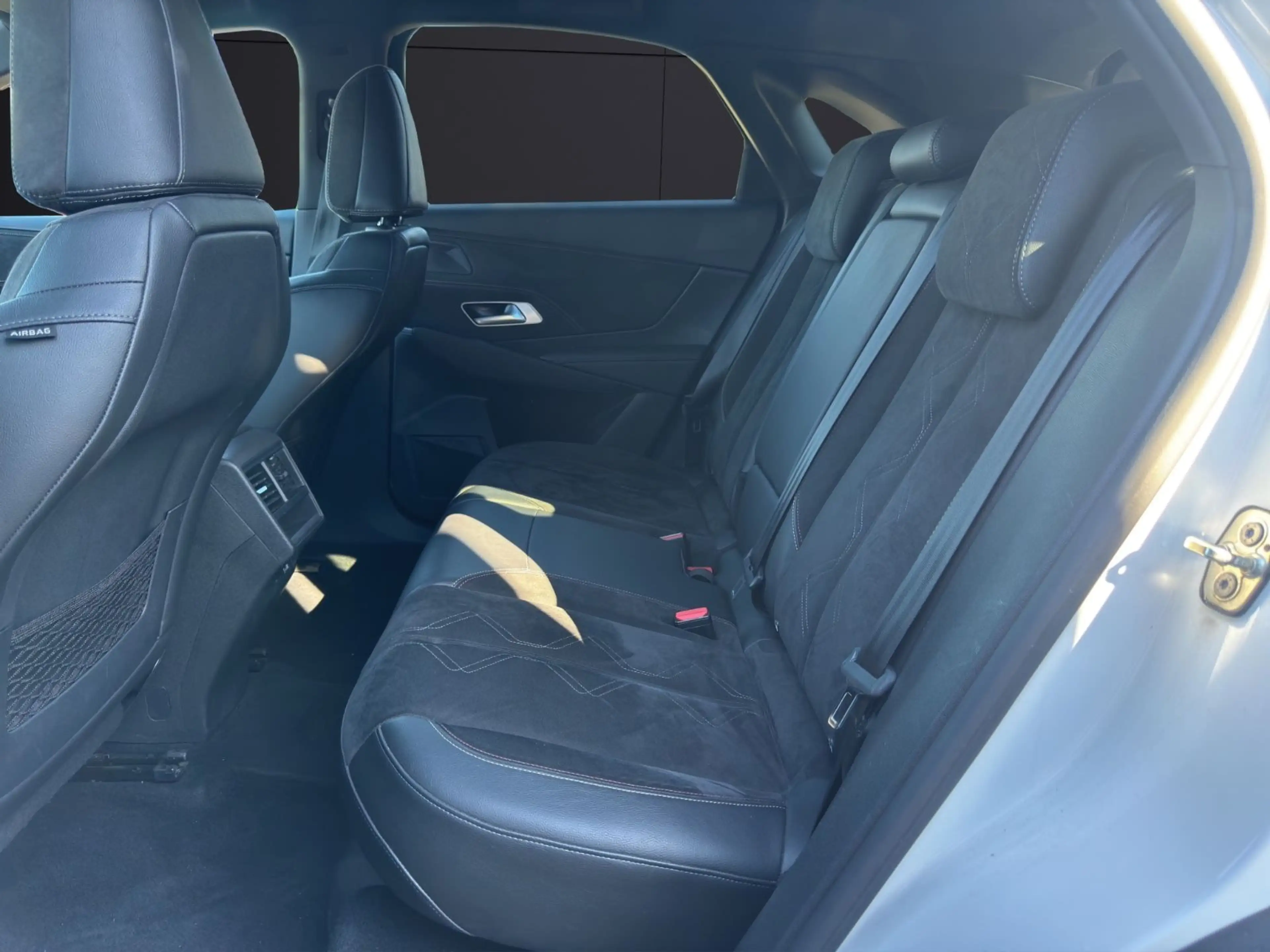 DS Automobiles DS 7 Crossback PERFORMANCE LINE ALCANTARA KAMERA — photo 15