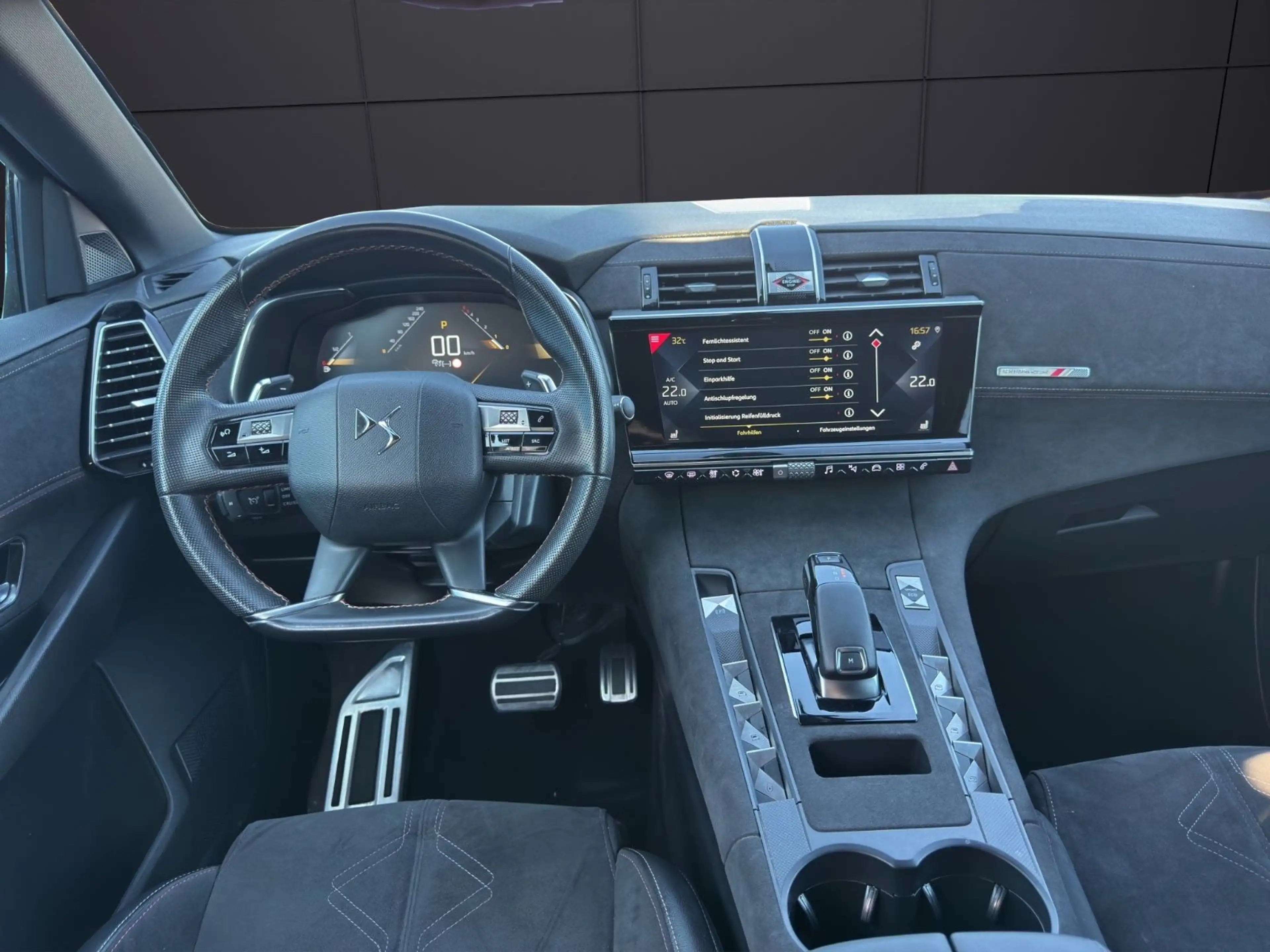 DS Automobiles DS 7 Crossback PERFORMANCE LINE ALCANTARA KAMERA — photo 12