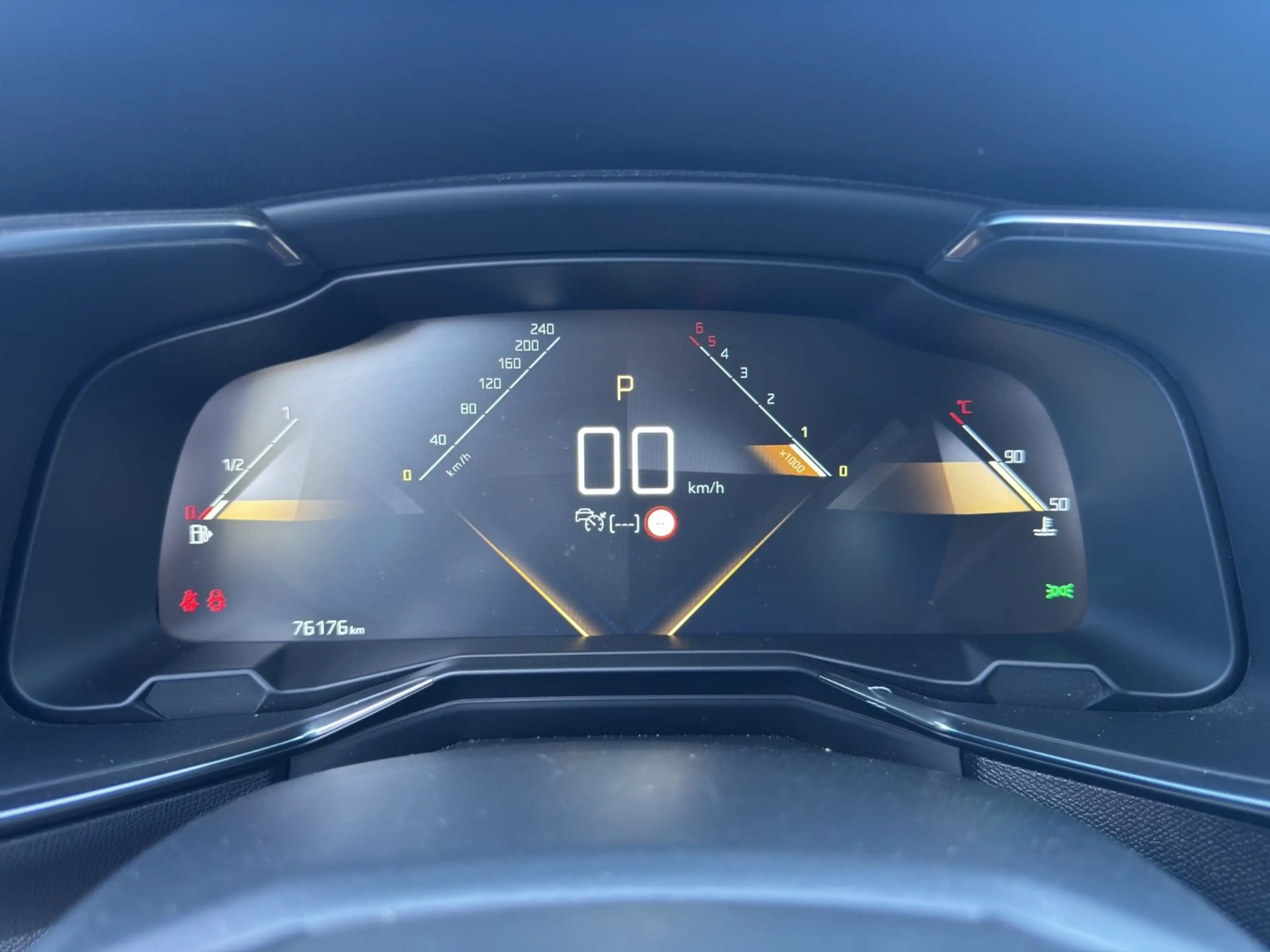 DS Automobiles DS 7 Crossback PERFORMANCE LINE ALCANTARA KAMERA — photo 10