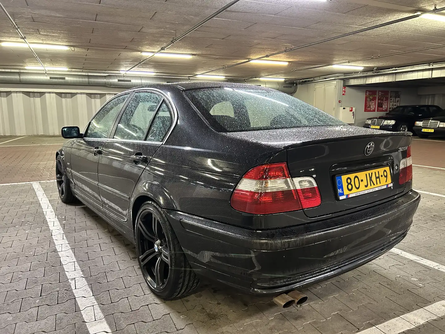 BMW 330 328i Zwart - 2
