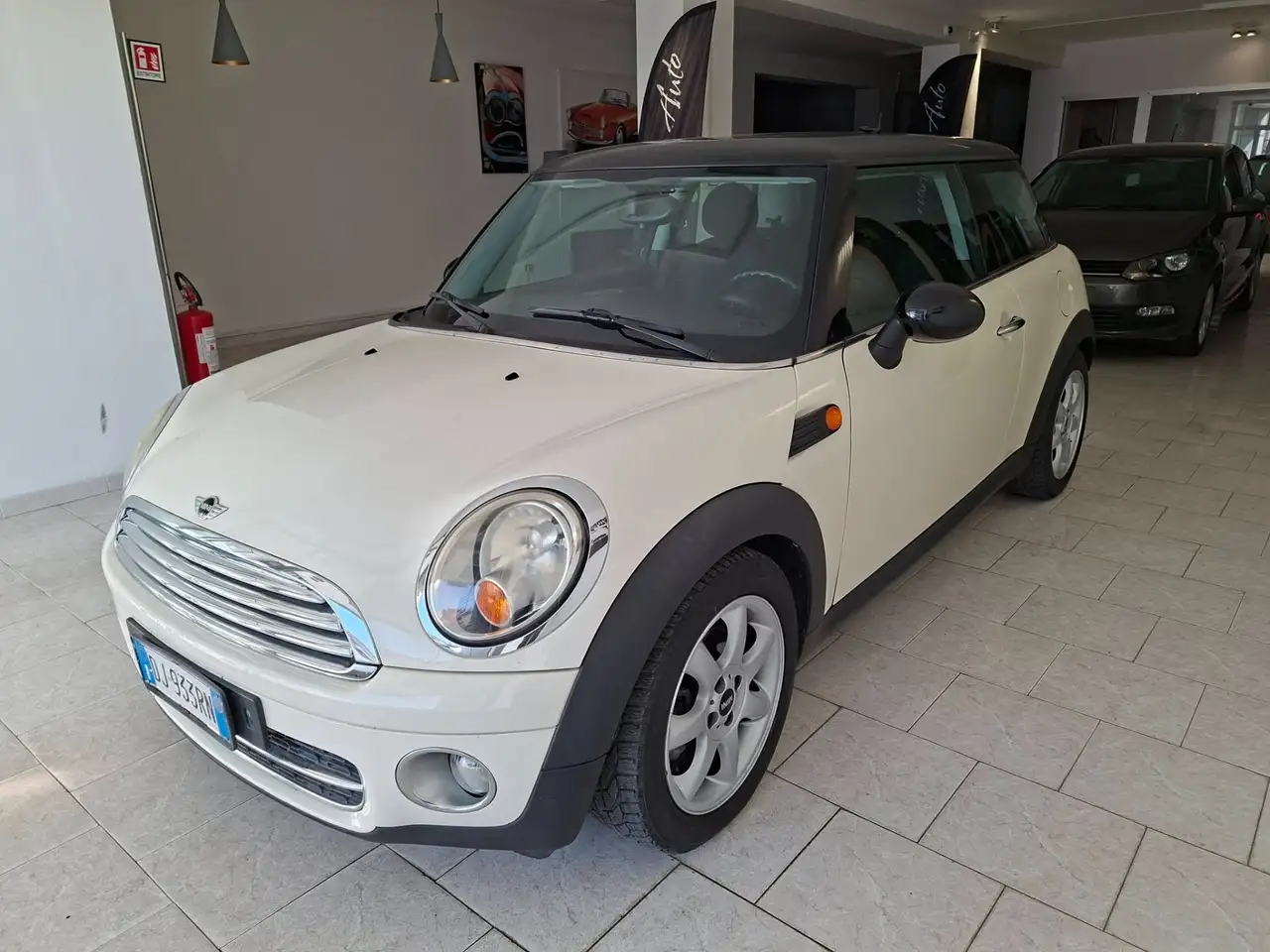 MINI Mini 1.6 16V Cooper D Pepper — photo 1 of 15