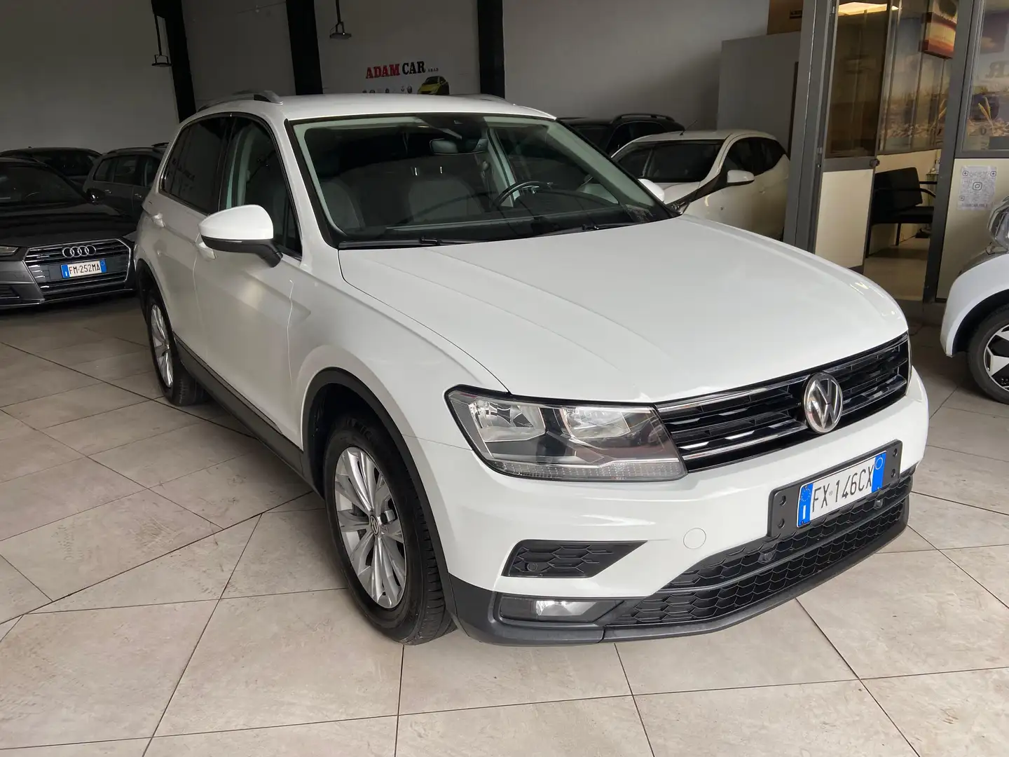 Volkswagen Tiguan Tiguan 2.0 tdi Style 150cv dsg Wit - 2