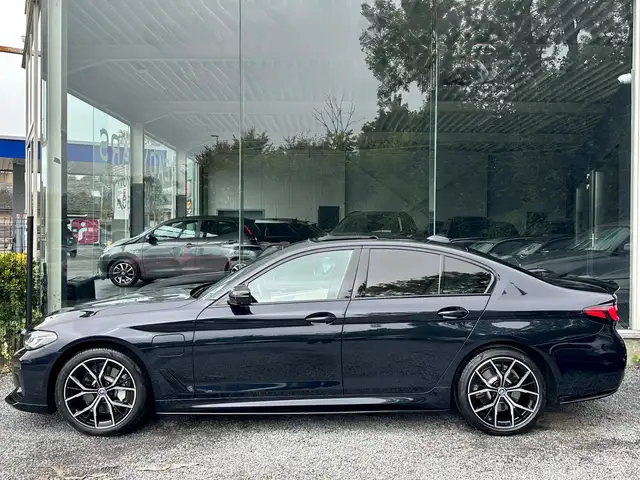 BMW 5 Series view 5