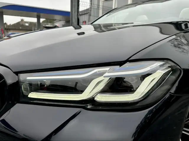 BMW 5 Series view 4