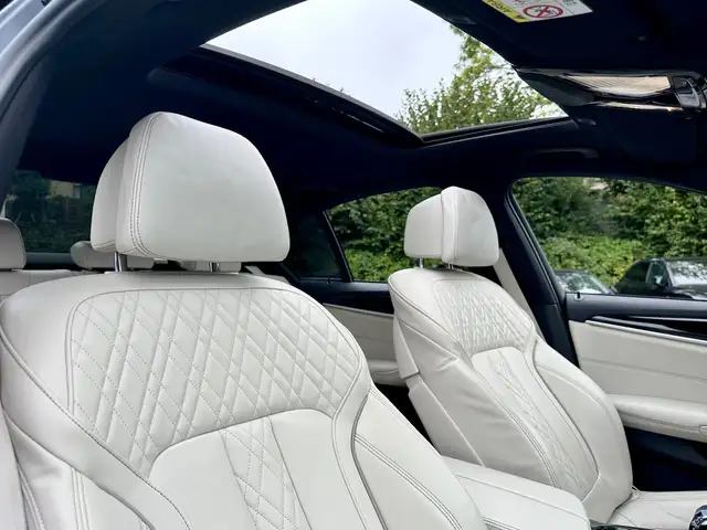 BMW 5 Series view 29