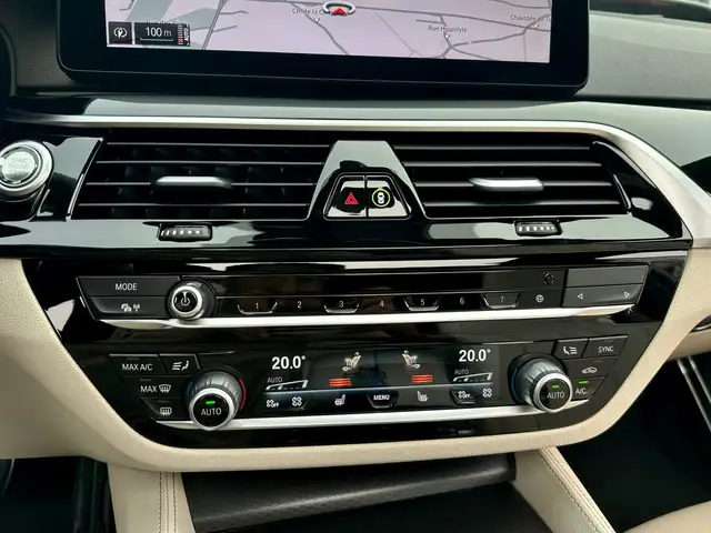 BMW 5 Series view 22