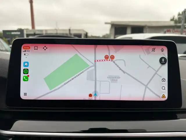 BMW 5 Series view 16