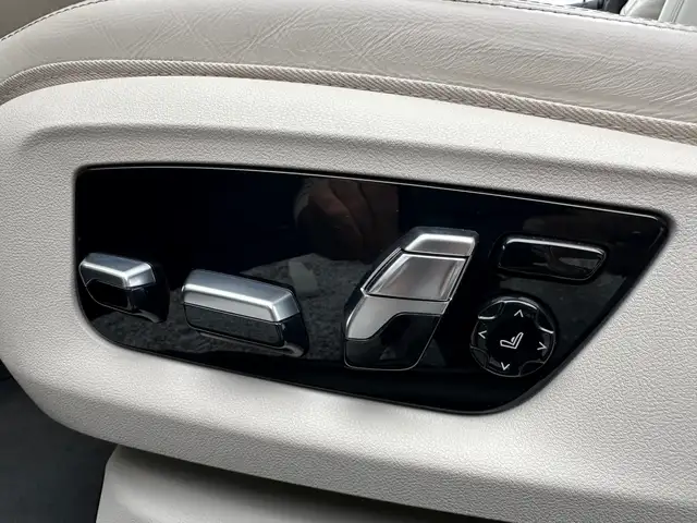 BMW 5 Series view 24