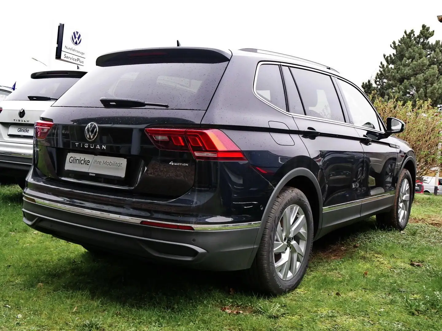 Volkswagen Tiguan Allspace 2,0 l TDI "Life" Standh ACC AHK Schwarz - 2