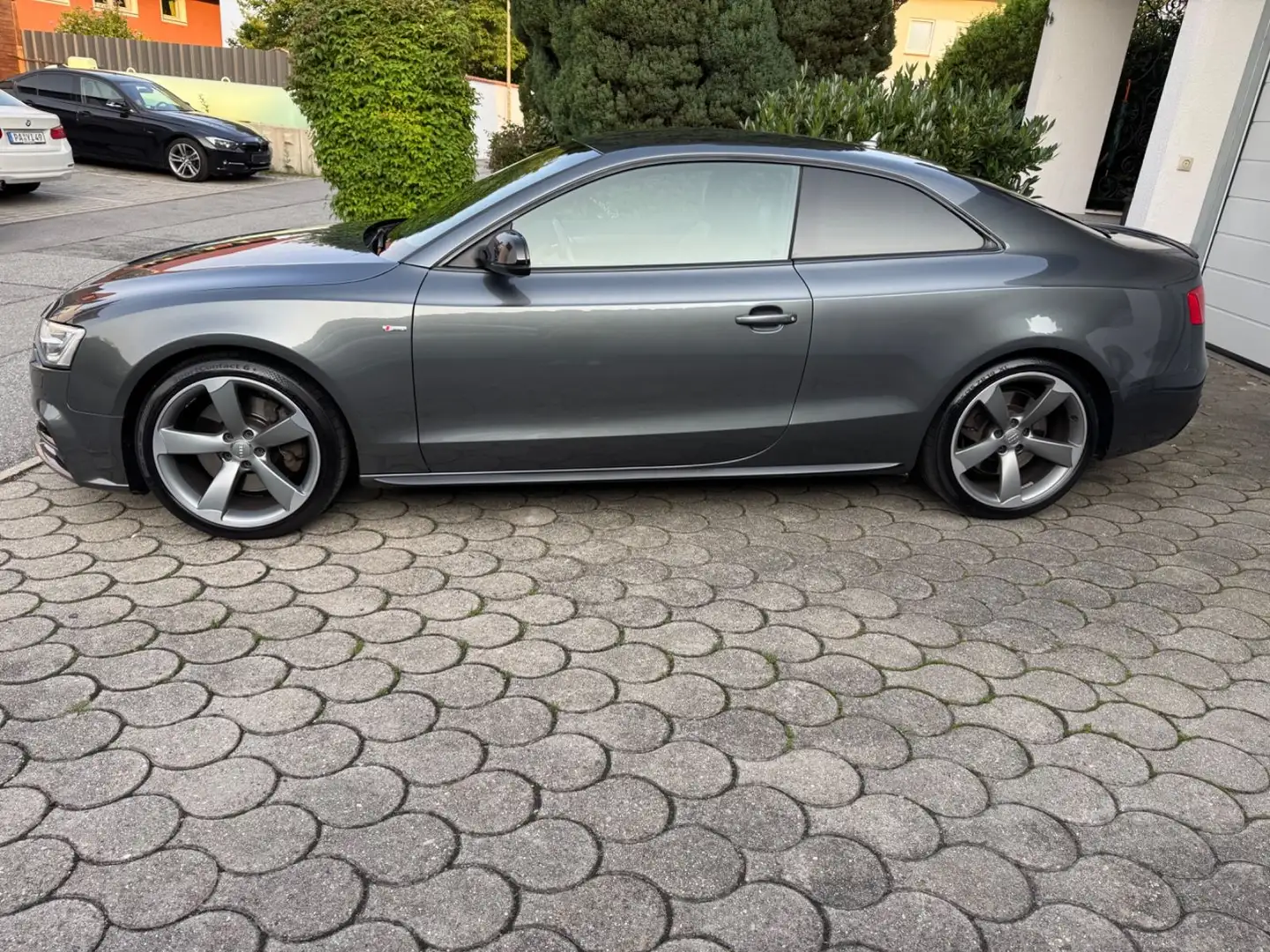 Audi A5 Coupe 3.0 TDI quattro Sline *B&O*Navi*SHZ* Grau - 2