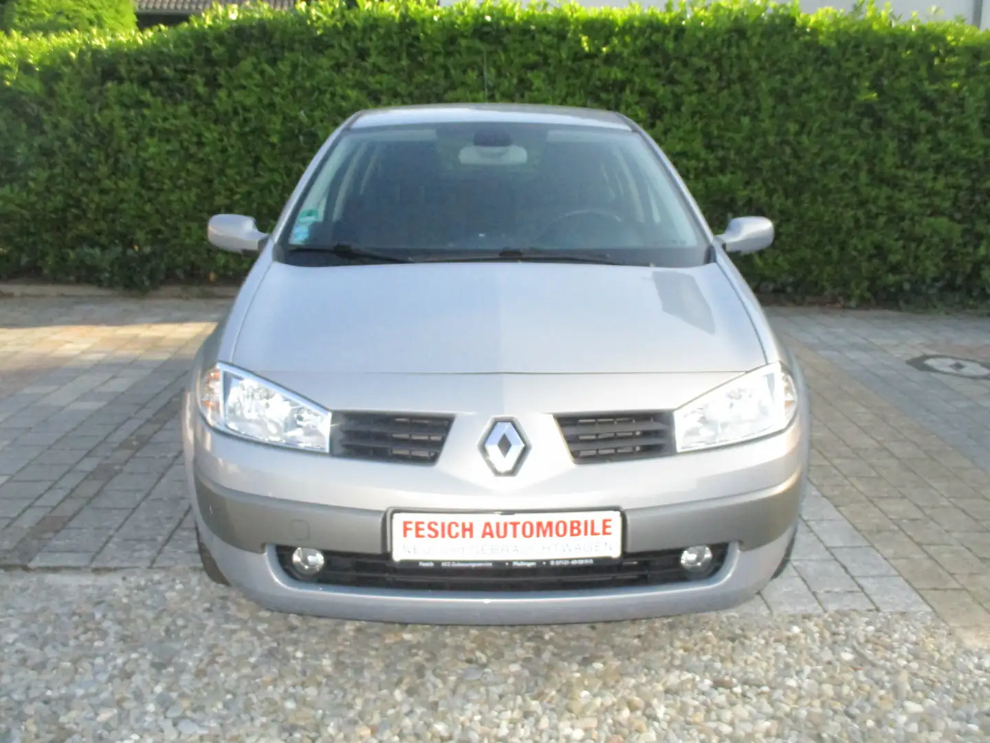 Renault Megane 1.6 Confort Dynamique Grau - 1