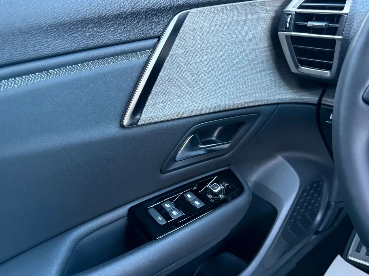 Citroen C5 X Shine Pack Plug-In Hybrid 19