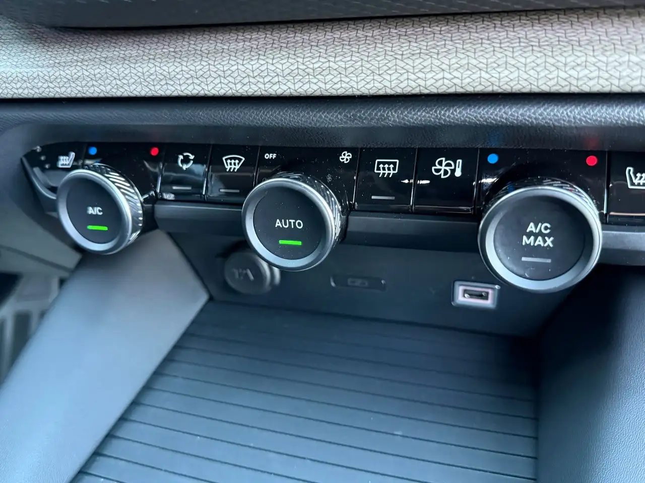 Citroen C5 X Shine Pack Plug-In Hybrid 21