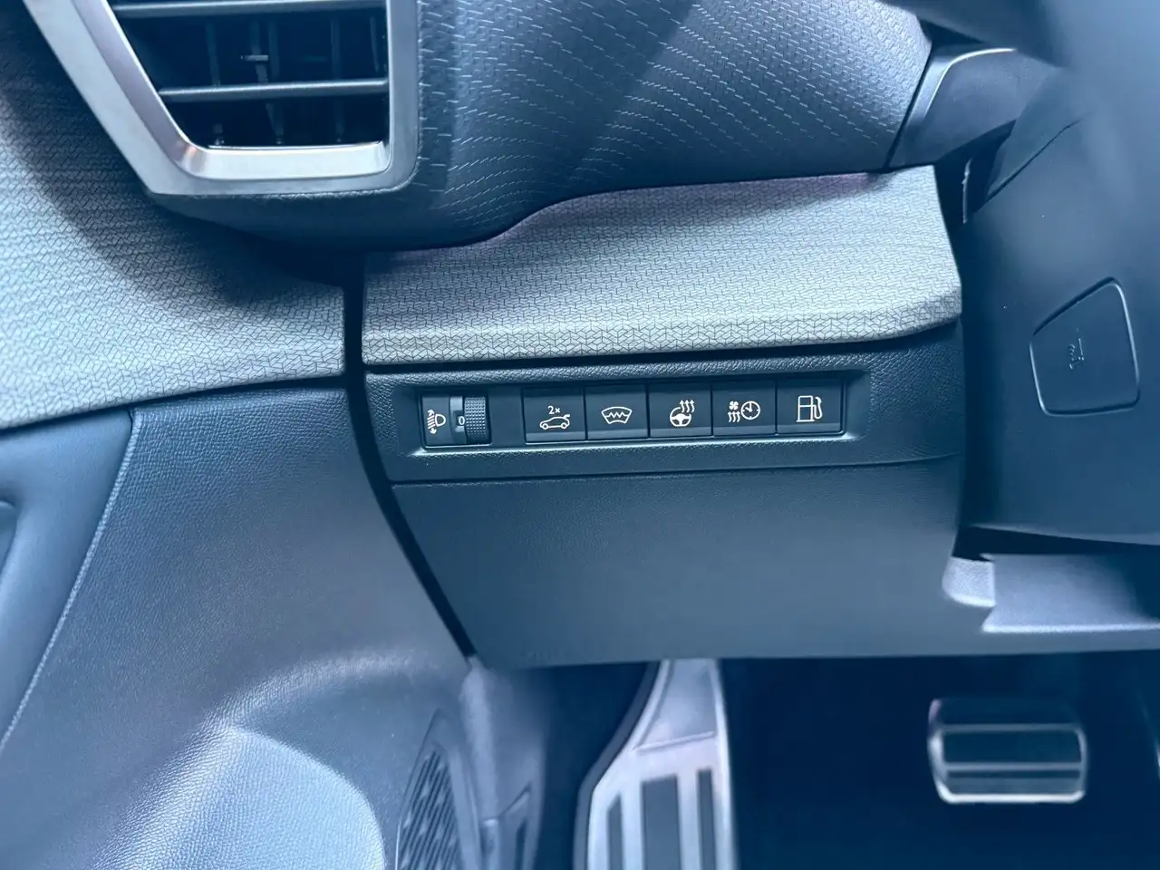 Citroen C5 X Shine Pack Plug-In Hybrid 18
