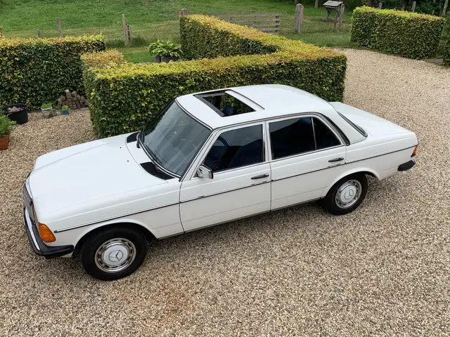 Mercedes-Benz 240 Perfect 1984 motorrijtuigenbelasting vrij