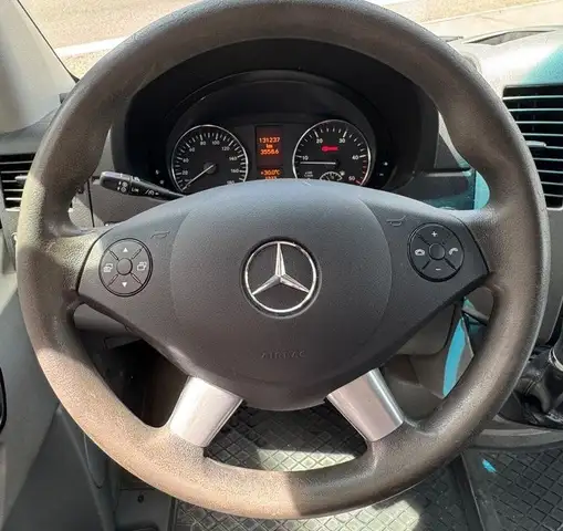 Mercedes-Benz Sprinter view 12