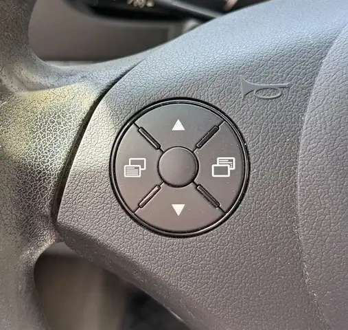 Mercedes-Benz Sprinter view 11