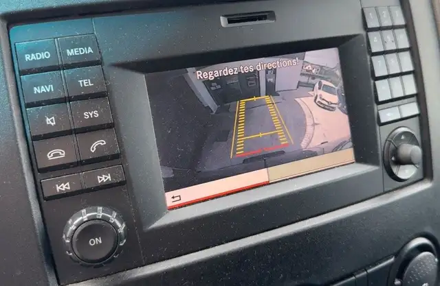 Mercedes-Benz Sprinter view 16