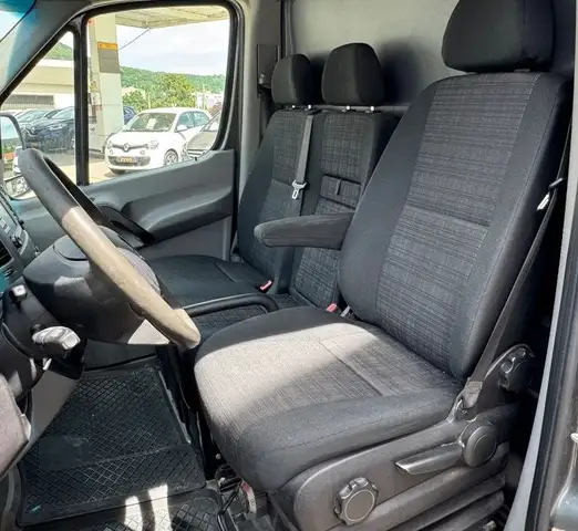 Mercedes-Benz Sprinter view 8
