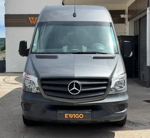 Mercedes-Benz Sprinter view 7