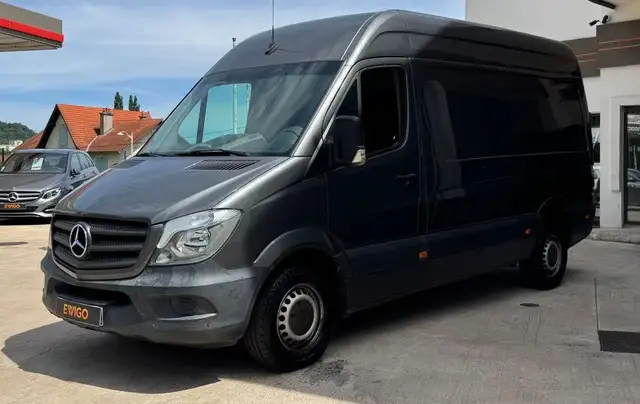 Mercedes-Benz Sprinter view 6