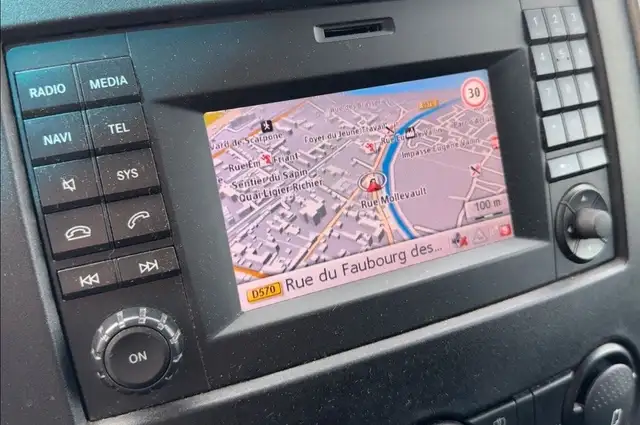 Mercedes-Benz Sprinter view 15