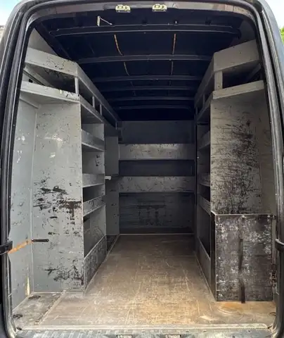 Mercedes-Benz Sprinter view 18