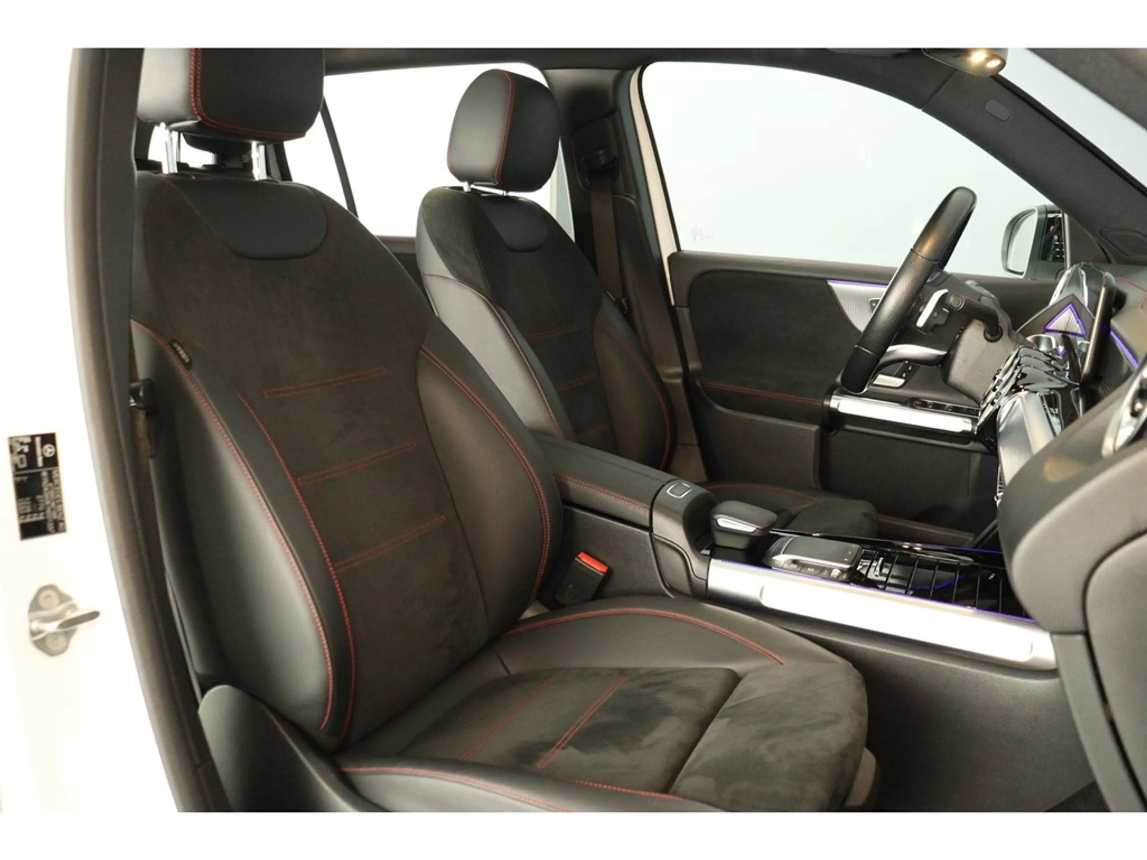 Mercedes-Benz EQB 300 4Matic 228pk AMG-Line Pack Premium — photo 11