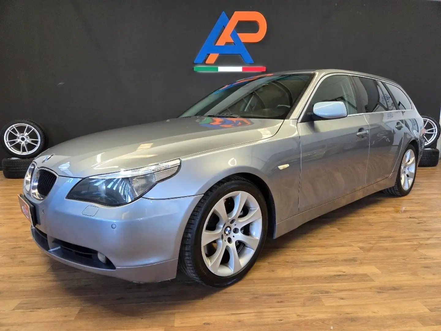 BMW 535 d cat Touring Attiva Šedá - 1