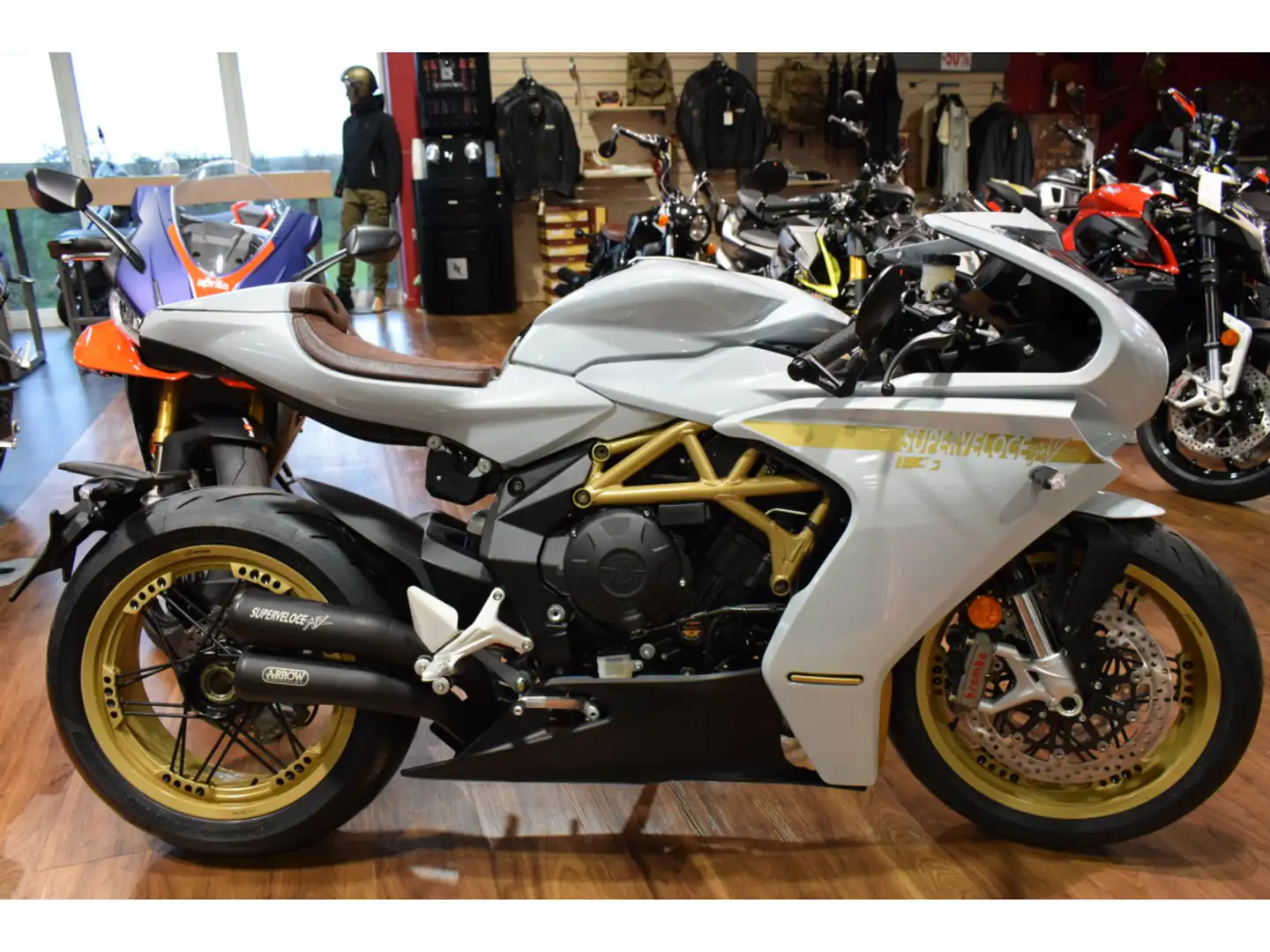 MV Agusta Superveloce 800 S inclus kit racing Weiß - 1