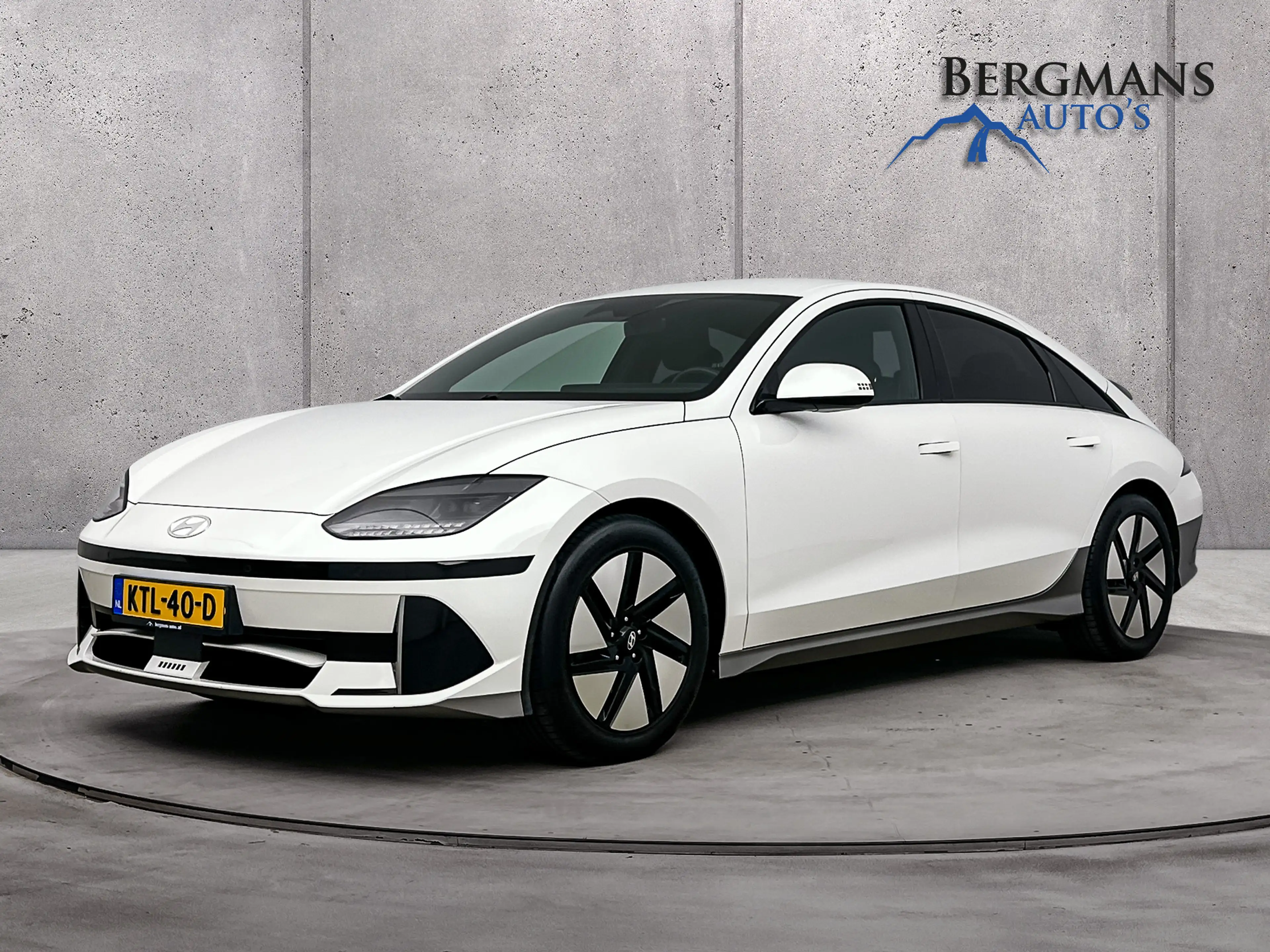 Hyundai IONIQ 6 - Connect 77.4 kWh // DEALERONDERHOUDEN // ELECTRI