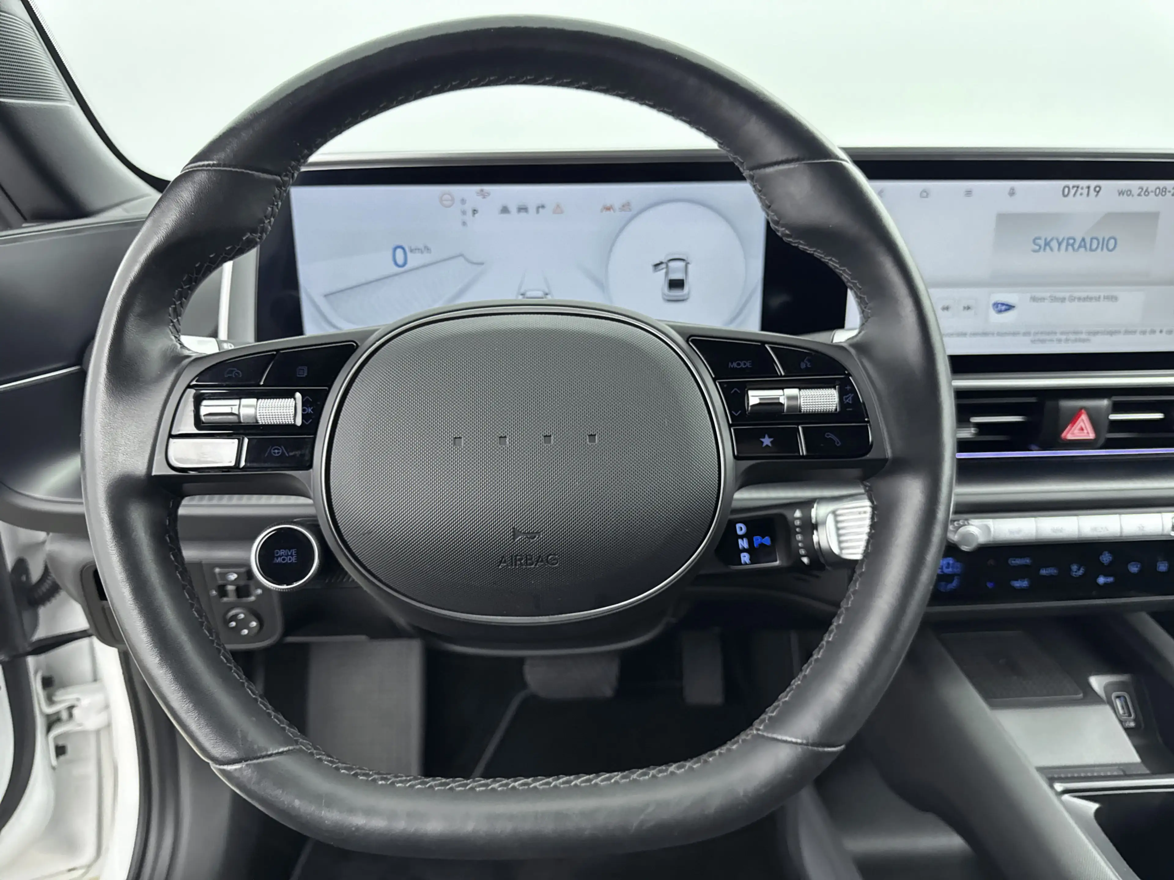 Hyundai IONIQ 6 - Connect 77.4 kWh // DEALERONDERHOUDEN // ELECTRI — photo 24