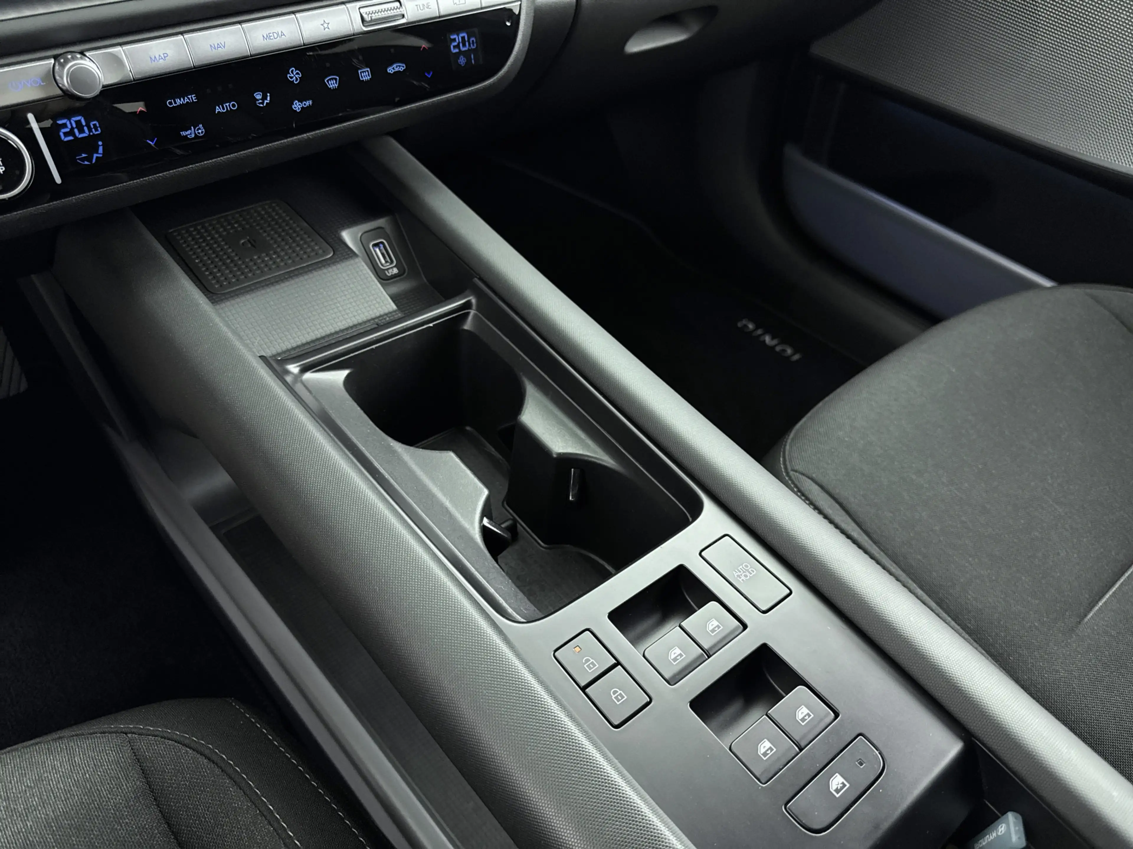Hyundai IONIQ 6 - Connect 77.4 kWh // DEALERONDERHOUDEN // ELECTRI — photo 26