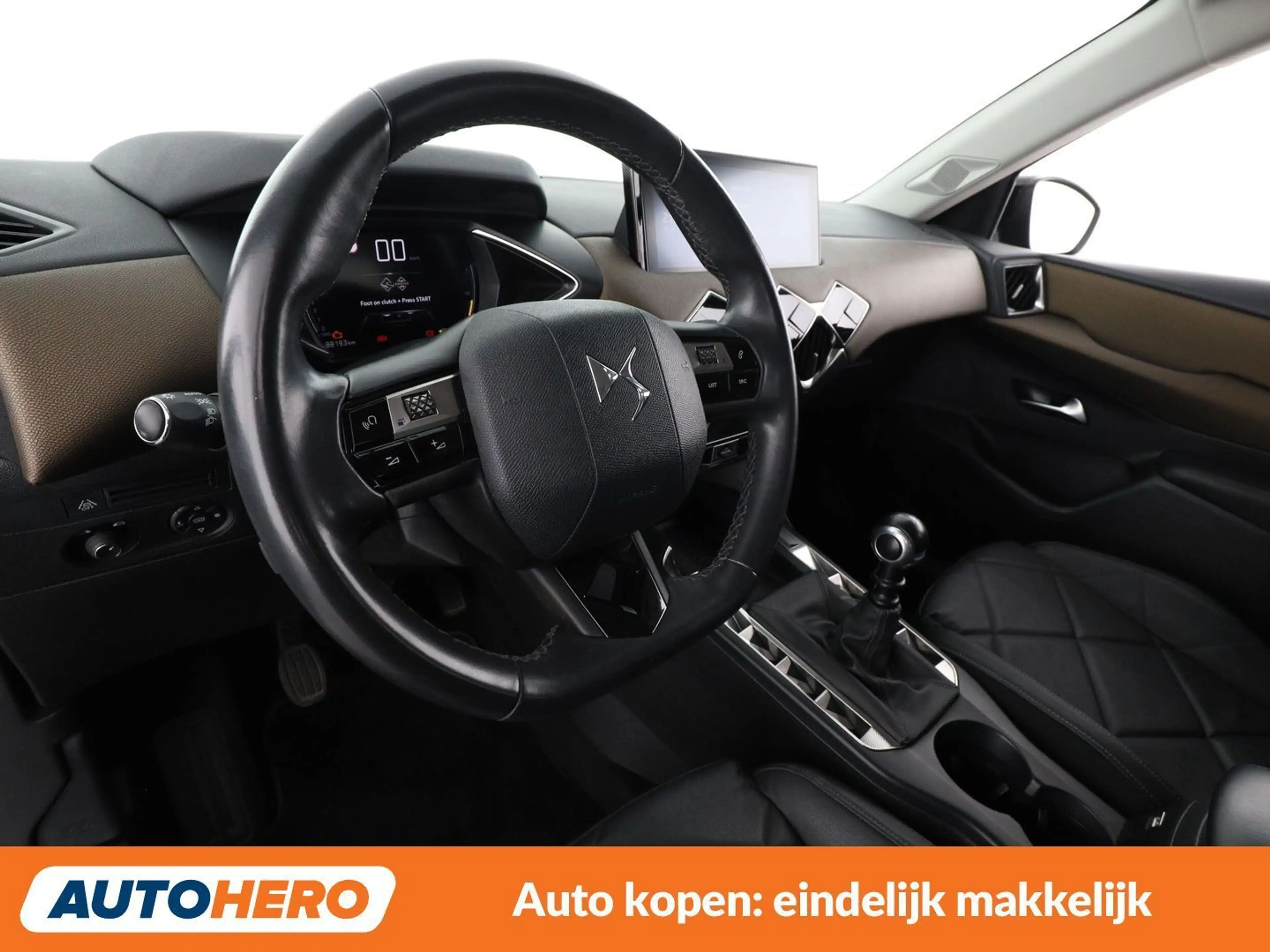 DS Automobiles DS 3 Crossback 1.2 PureTech So Chic — photo 11