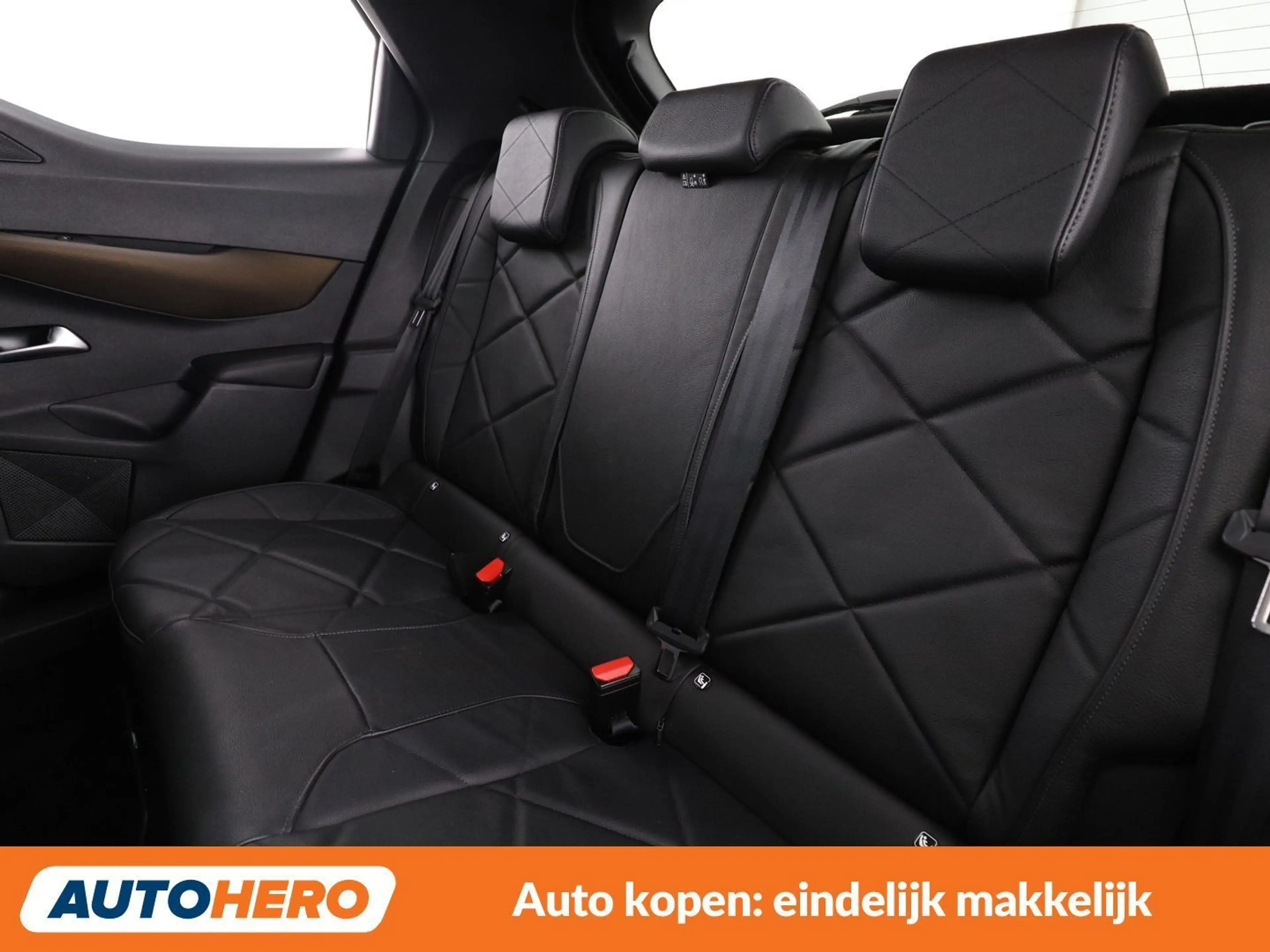 DS Automobiles DS 3 Crossback 1.2 PureTech So Chic — photo 14